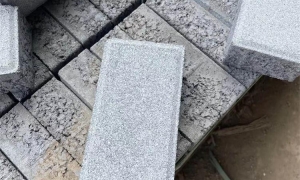 透水磚在道路鋪設(shè)中需要注意哪些事項(xiàng)？